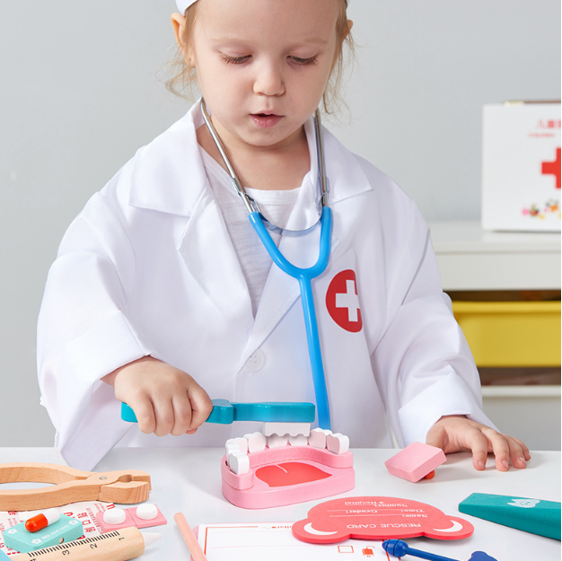 Jucarie de Rol din lemn - Set Medic Dentist, 20 piese - imagine 2