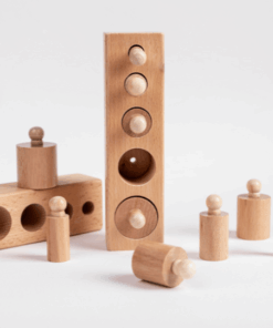 Jucarii si activitati Montessori