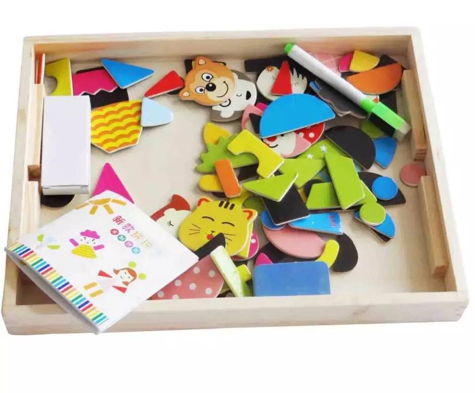 Carte Puzzle din lemn magnetica Tematica Figurine 04.jpg