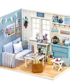 Casa de papusi din lemn cu mobilier si lumini Living 01.jpeg