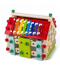 Casuta multifunctionala din lemn cu multiple activitati 03.jpg