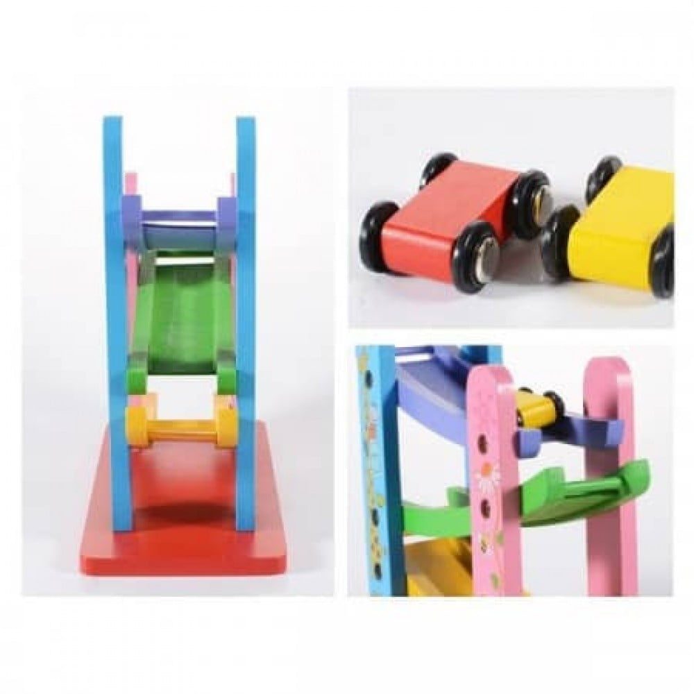 Circuit cu 3 masinute colorate 02.jpg