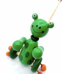 Jucarie de impins din lemn cu figurine Broscuta.png