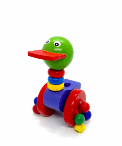 Jucarie de impins din lemn cu figurine – Ratusca.png