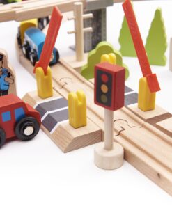 Orasel cu circuit auto si feroviar din lemn 70 piese 09.jpeg