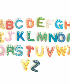 Set de litere magnetice din lemn 01.png