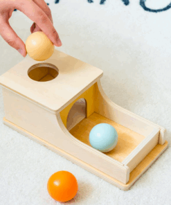 Cutia permanentei Montessori cu bile si ciocan 06.png