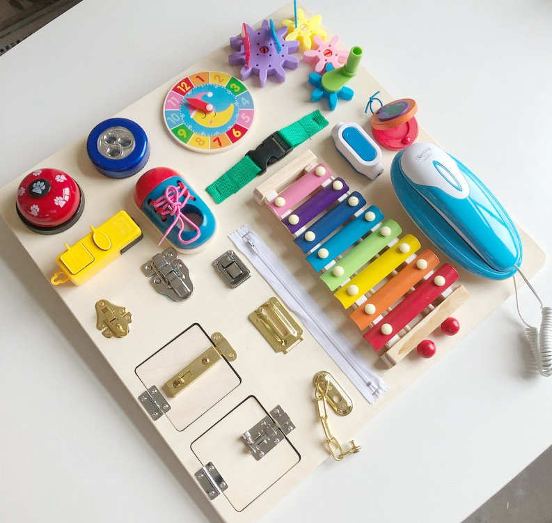 Placa senzoriala cu activitati Montessori Busy Board 002.png