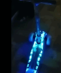 Trotineta pliabila cu 3 roti lumini 3 ani Albastru 02.png