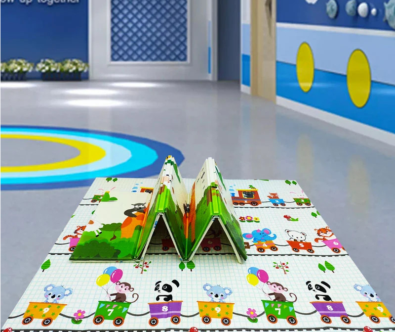 Covor de joaca din spuma termoizolant cu doua fete 200 x 180 cm pliabil 02.png