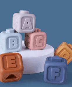 Set cuburi moi pentru bebelusi si turn de sortare 6 luni 06.png