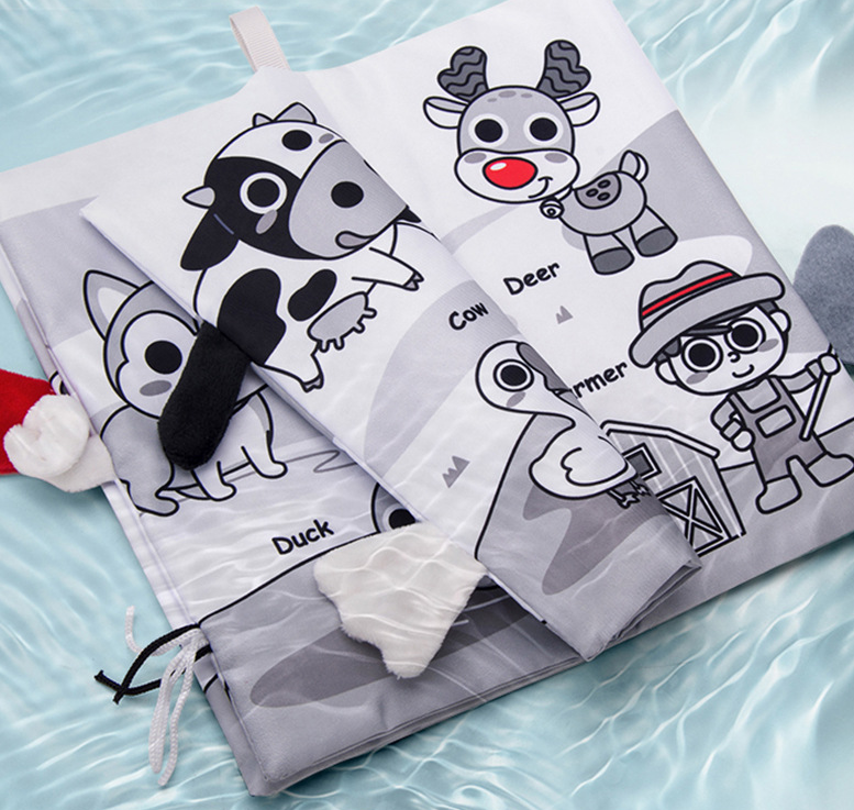 Set 6 carti textile si senzoriale pentru bebelusi 0 luni Alb negru 03.png