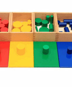 Joc de tip Montessori din lemn Seturi de cilindri in serii de variatie 12.png