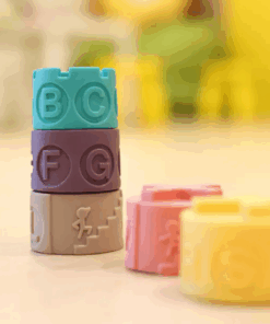 Jucarie educativa bebe multifuntionala cuburi si turn de stivuire 3 luni 07.png