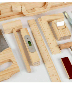 Trusa de sculetamplarie din lemn 16 piese 3 ani 01.png