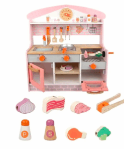 Bucatarie din lemn cu accesorii 59 cm 3 ani 01.png