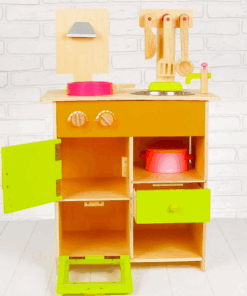 Bucatarie din lemn cu accesorii 70 cm 3 ani 02.png