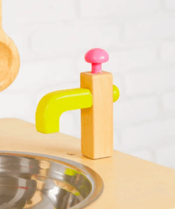 Bucatarie din lemn cu accesorii 70 cm 3 ani 04.png