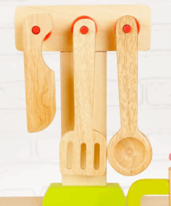 Bucatarie din lemn cu accesorii 70 cm 3 ani 06.png