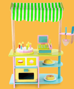 Stand din lemn Cofetarie cu tort si prajituri de feliat 59 cm 3 ani 02.png