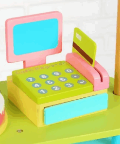 Stand din lemn Cofetarie cu tort si prajituri de feliat 59 cm 3 ani 03.png