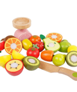 Stand din lemn cu fructe de feliat si cantar 52 cm 3 ani 02.png