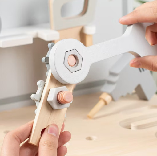 Banc de lucru cu unelte pentru copii 3 ani 05.jpg