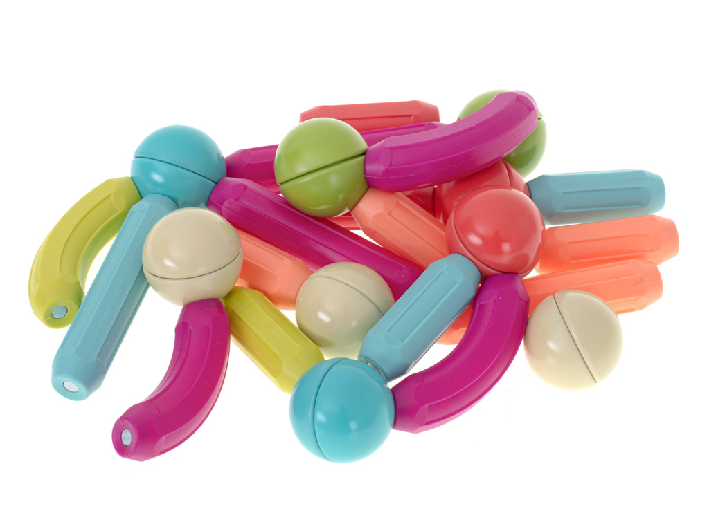 Set de constructie 3D magnetic 25 piese 04.jpeg