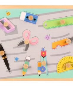 Puzzle incastru din lemn cu butoni si imagine de asociere –Obiecte scolare