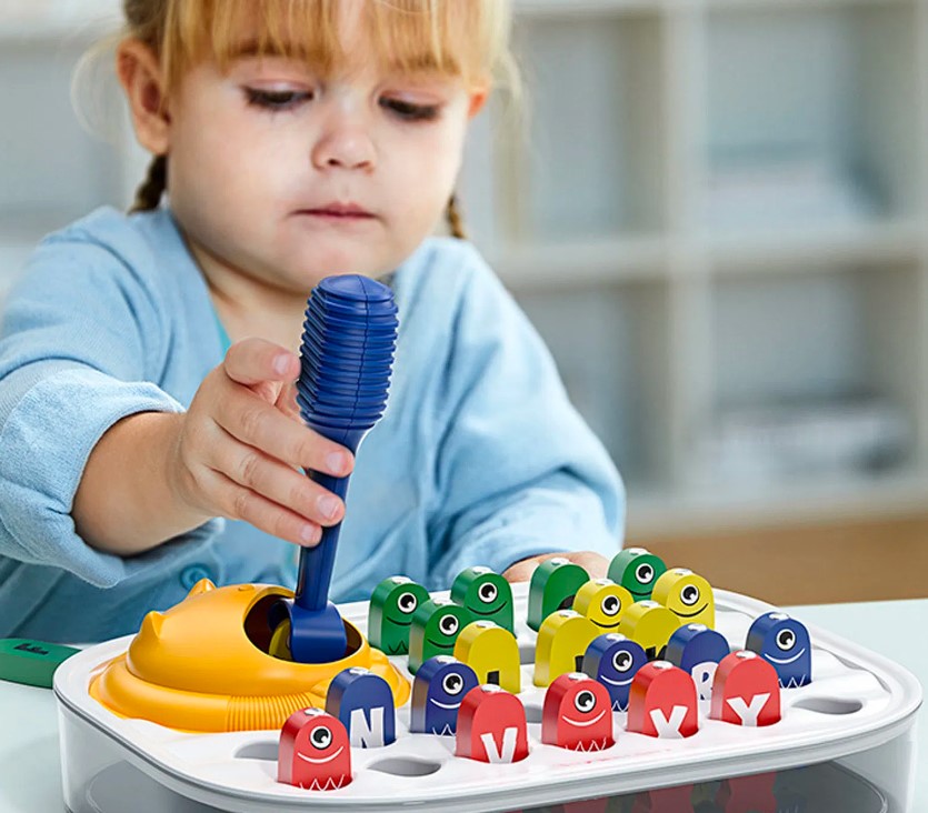 Joc de tip Montessori, Dexteritate si joc magnetic de pescuit, 3 ani, Alfabet - imagine 4